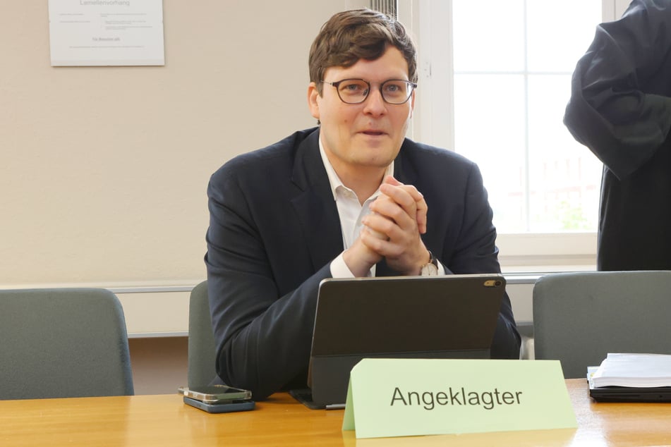 Kultusminister Conrad Clemens (43, CDU) muss sich derzeit einem Strafprozess stellen.