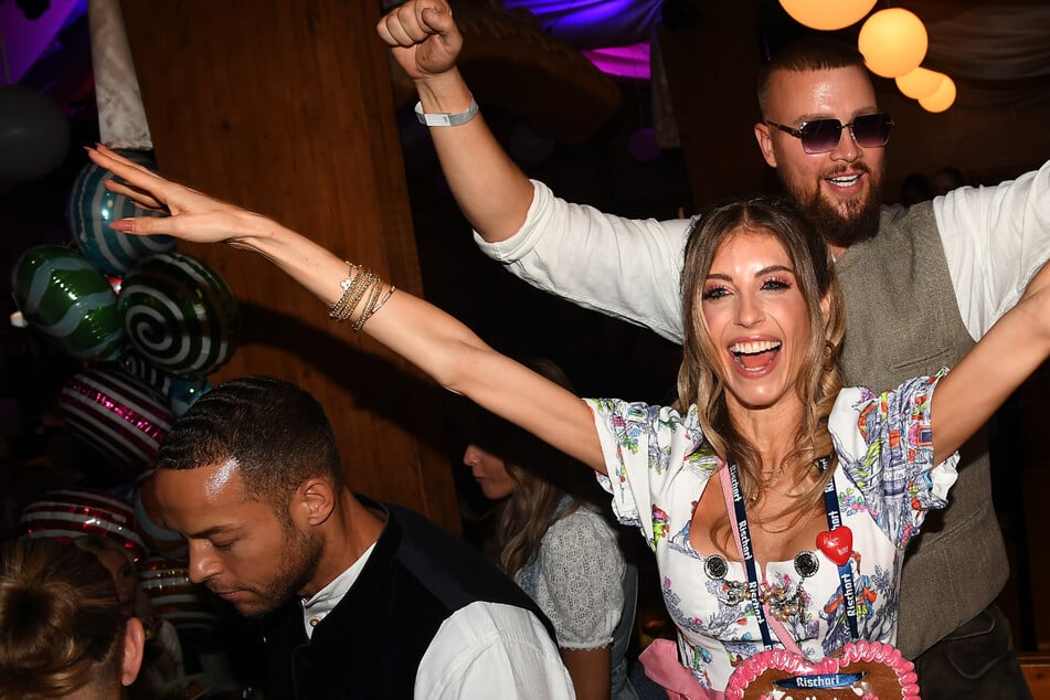 Kollegah feiert mit Cathy Hummels auf der Wiesn: "Ganz fremde Kultur"