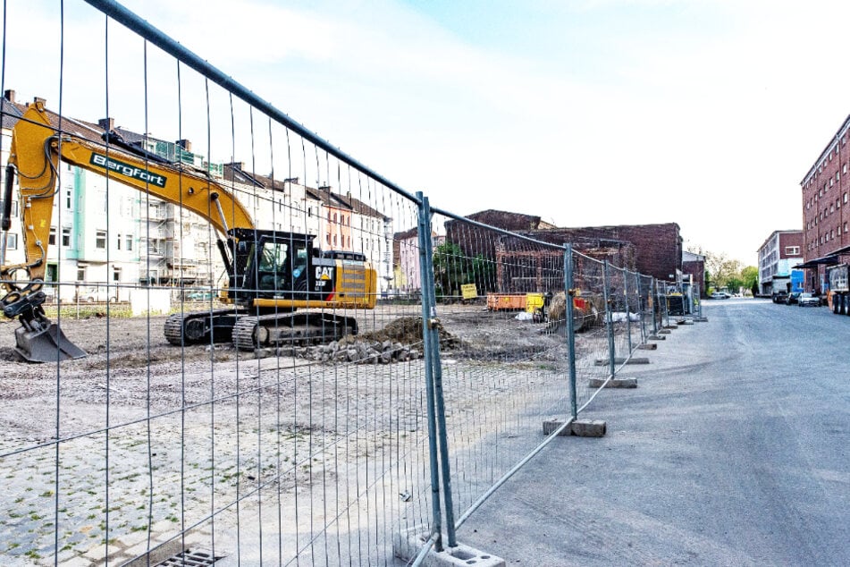Warum der Bauzaun die unterschätzteste Werbefläche der Stadt ist