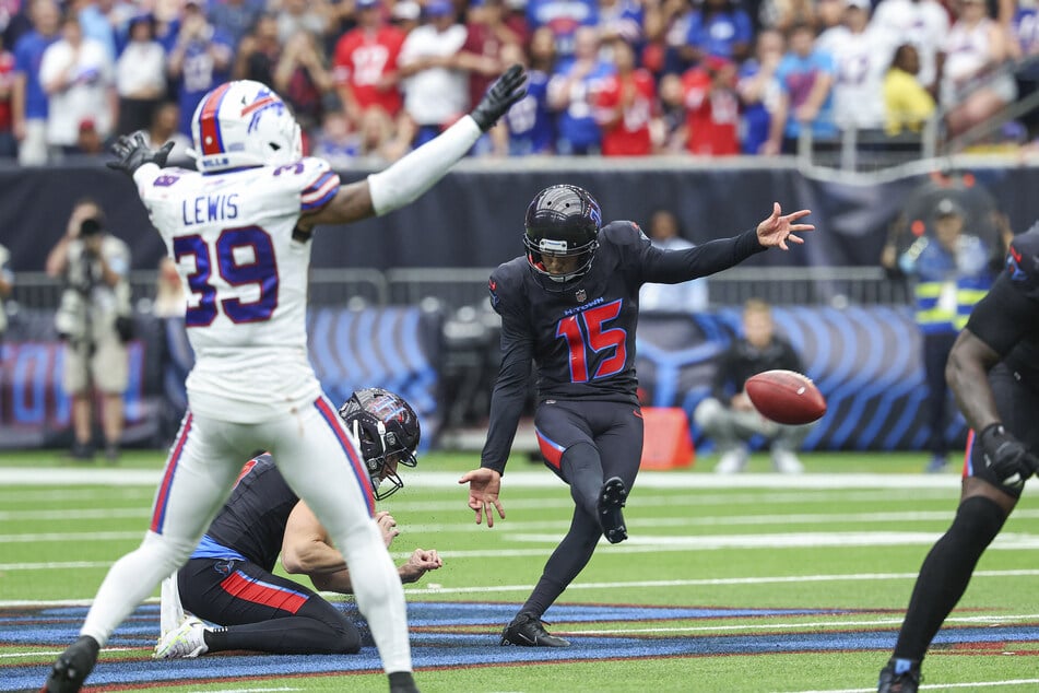 Houston Texans place kicker Ka'imi Fairbairn kicks a field goal with time expiring as the team defeated the Buffalo Bills at NRG Stadium.