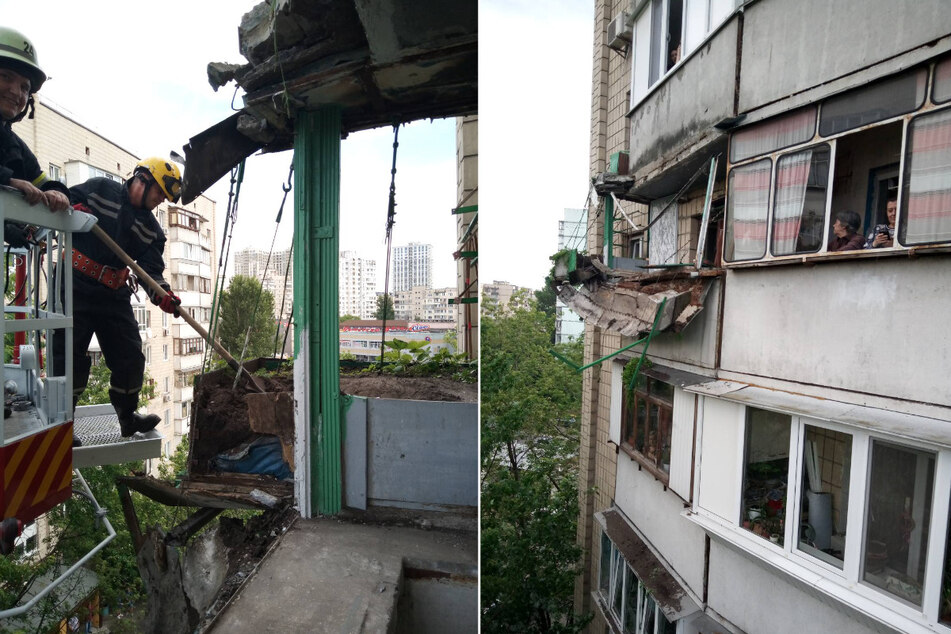 The Kiev rescue service had to dismantle the remains of the balcony.