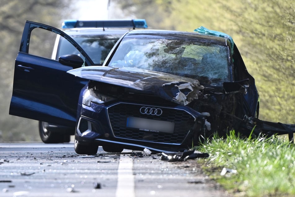 Auch der Audi der Unfallverursacherin ist nur noch ein Wrack.