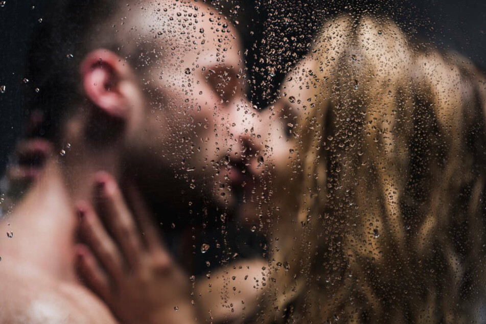 Während der Corona-Pandemie kommt es häufiger zu längeren Sexualkontakten, was eine Übertragung der Syphilis begünstigt. (Symbolfoto)
