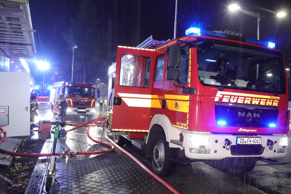 Dresden: Feuer im neuen Simmelgebäude am Wiener Platz: Gebäude komplett evakuiert!