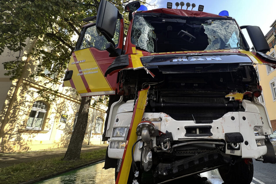 Feuerwehrfahrzeuge bei Einsatz verunglückt: Runde eine Million Euro Schaden!