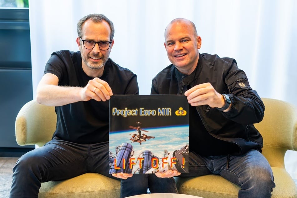 Benjamin Klug (52, l.) und Christian Steiger (52) sind die Komponisten und Produzenten des Soundtracks der Achterbahn "Euro-Mir".