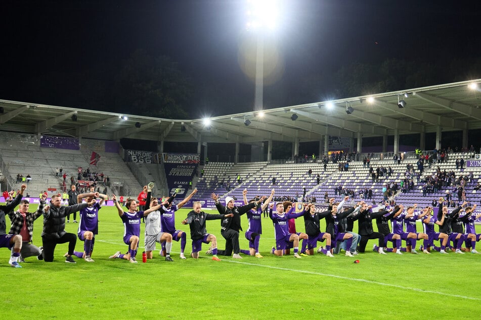 Die Hämmer nach einem Sieg sieht man aktuell recht häufig beim FC Erzgebirge Aue. Zuletzt beim 2:1-Erfolg am Dienstagabend gegen Wiesbaden.