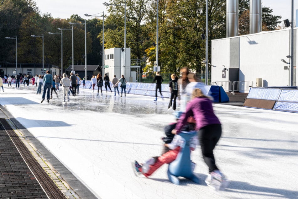 Großes Winterfest in der Chemnitzer Jutta Müller Eissportzentrum.