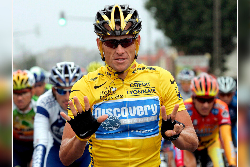 Sieben Finger für sieben Tour-de-France-Siege: Lance Armstrong (52) krönte sich zum erfolgreichsten Radsportler überhaupt, zumindest für einige Jahre.