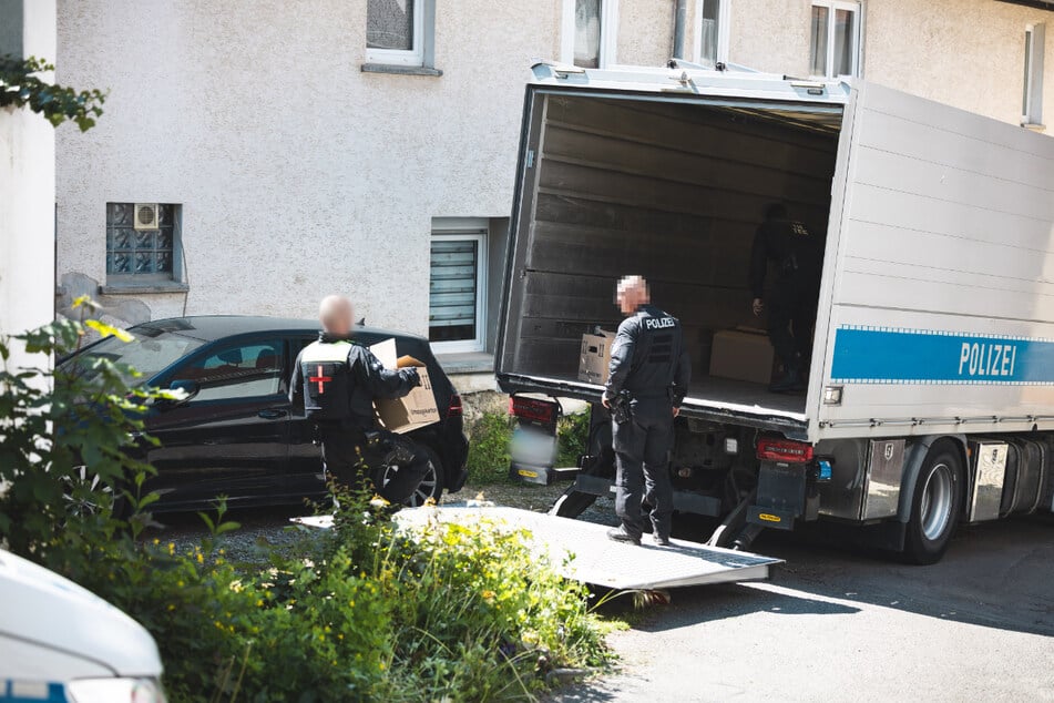 Die Polizei und das LKA durchsuchten Gebäude in Gera und Jena.
