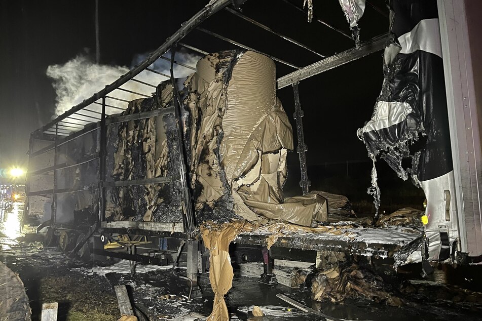 Lkw-Anhänger in Flammen: A9 bei Triptis elf Stunden voll gesperrt