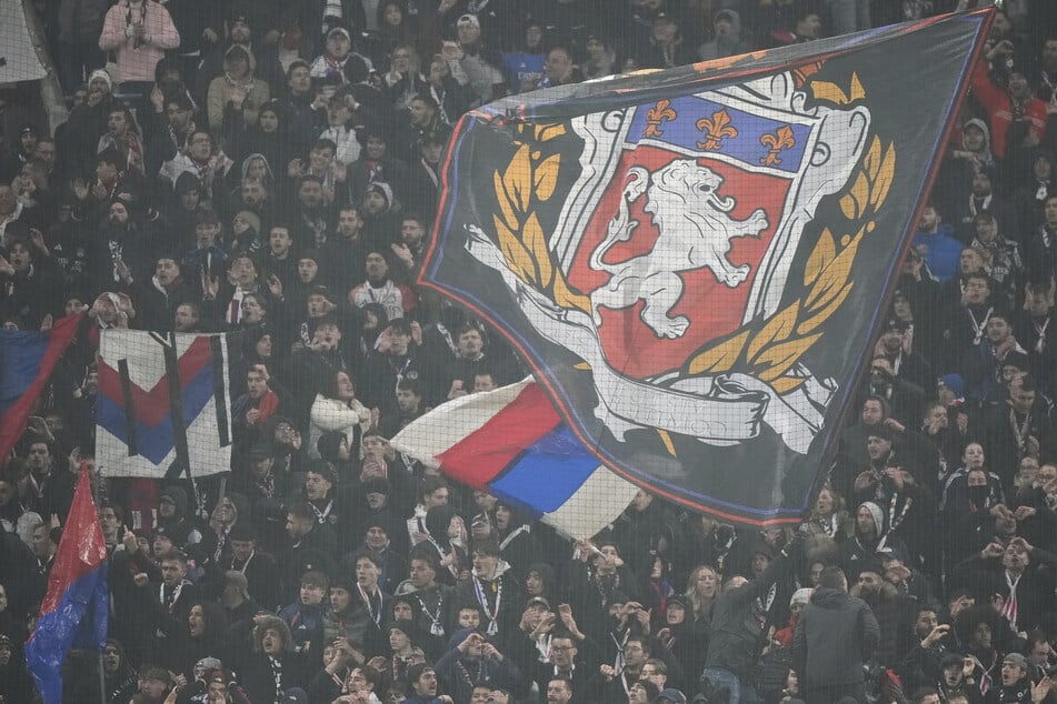 Olympique-Fans dürfen aufatmen! Der französische Spitzenverein aus Lyon bleibt erstklassig.