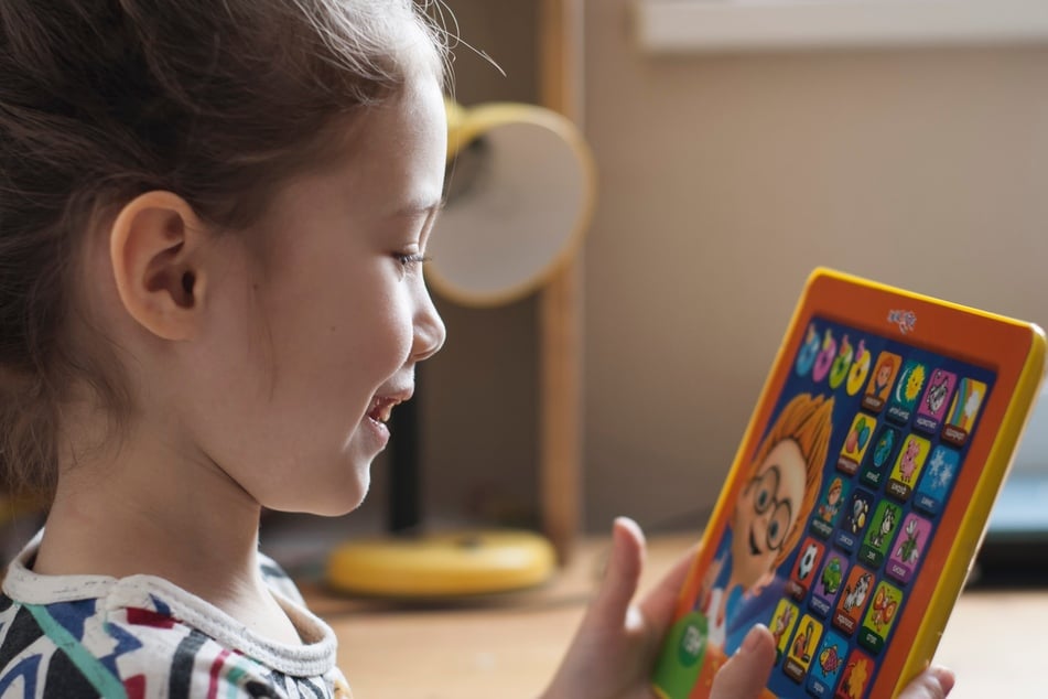 Tablets für Kinder gibt es in unterschiedlichen Farben und Größen. (Symbolbild)