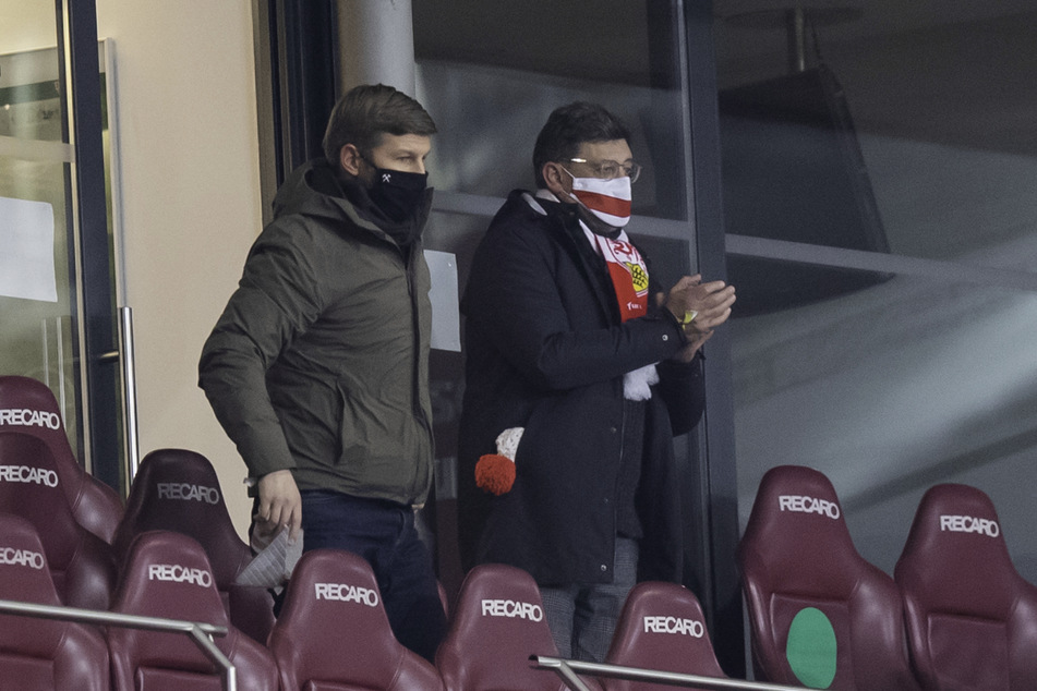 Nachdem VfB-Vorstandschef Thomas Hitzlsperger (39, l.) zwischenzeitlich seine Bewerbung für das Präsidentenamt einreichte, kochte innerhalb des Vereins ein Machtkampf hoch.