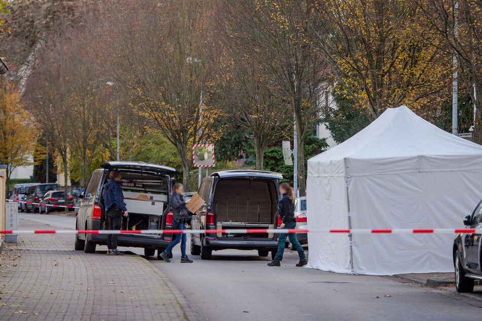 Schockfund in Erfurt: Passanten entdecken leblose Frau in Auto