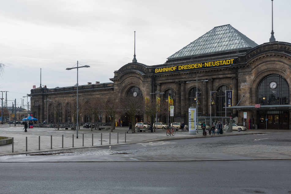Auf dem Schlesischen Platz wurden Passanten angegriffen und geschlagen.