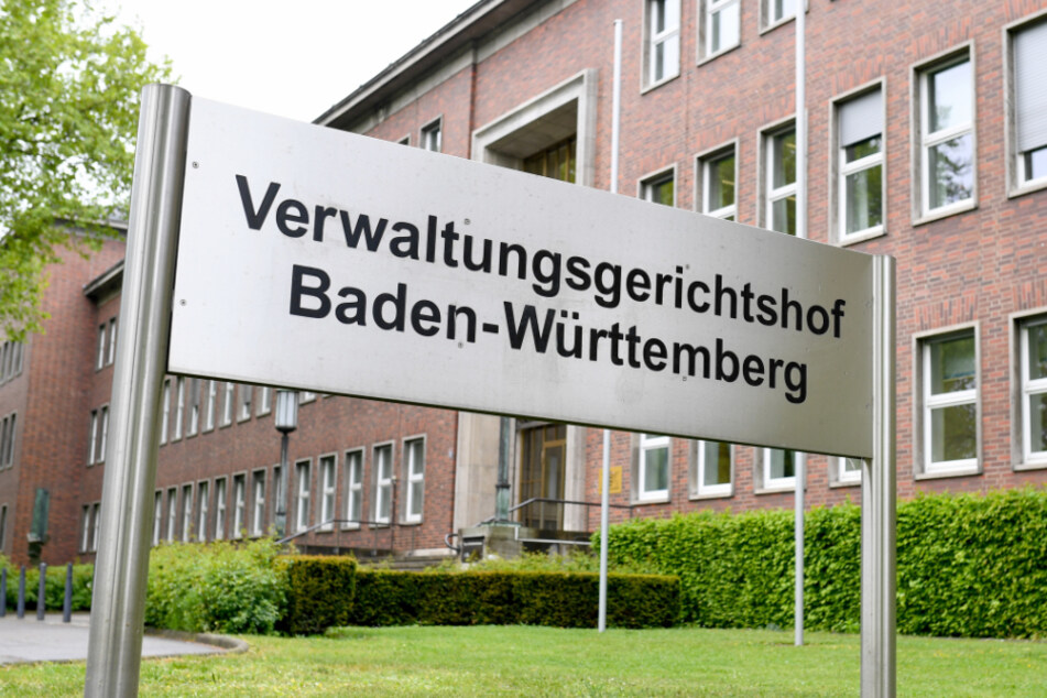 Der Verwaltungsgerichtshof Baden-Württenberg in Mannheim beschäftigt sich mit Eilanträgen gegen die neue Corona-Verordnung.