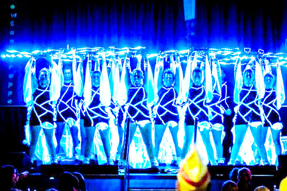Showtanzgruppe "Firebirds" werden Euch um 18:30 Uhr auf der MediaMarkt-Bühne begeistern.