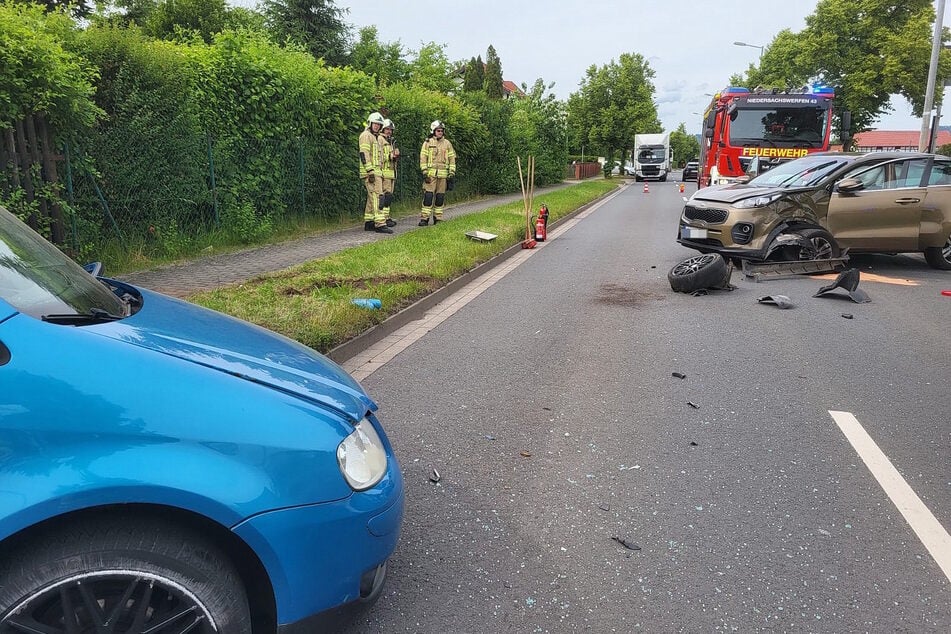 Beide Fahrzeuge mussten abgeschleppt werden.