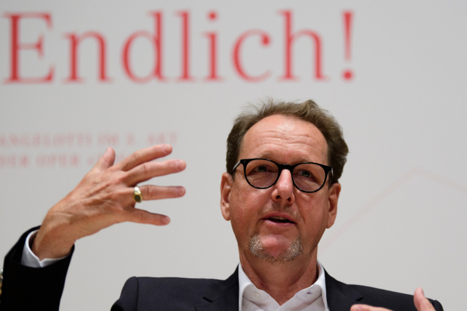 Peter Theiler (64), Intendant der Semperoper Dresden, spricht während der Vorstellung des Spielplans für die Monate August bis Oktober 2020.