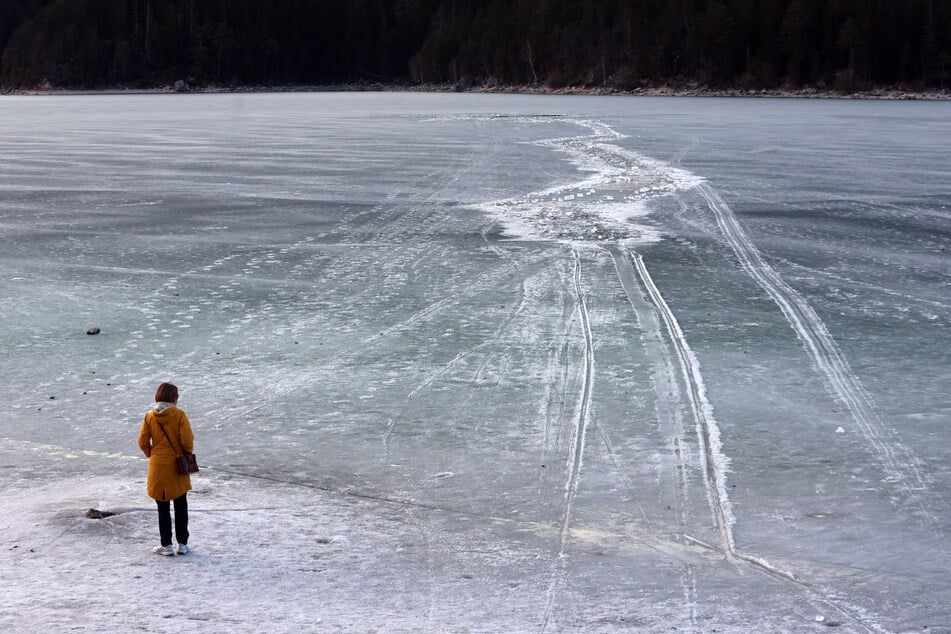 "Akute Lebensgefahr": Stadt Jena warnt vor Betreten zugefrorener Gewässer