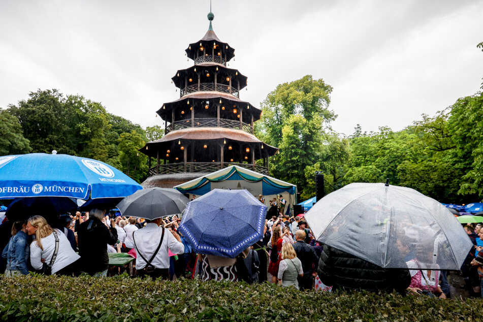 Vor allem am Sonntag könnten Regenschirme wichtig werden.