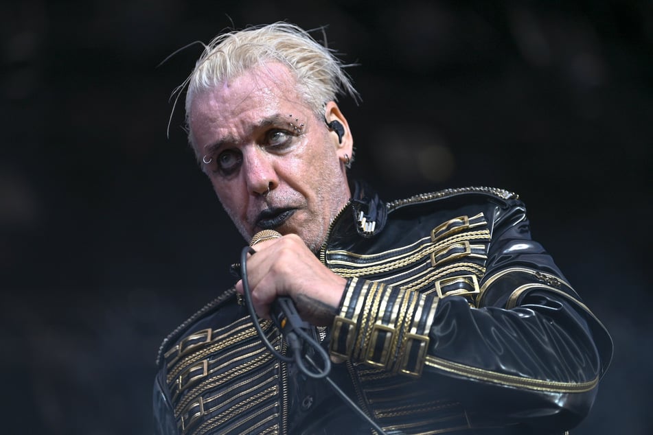 Till Lindemann (63) heizte auf der Bühne ein.