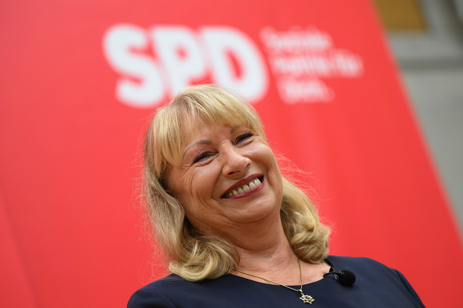 SPD-Spitzenkandidatin Petra Köpping (65) freut sich über hohe Spendensummen. (Archivbild)