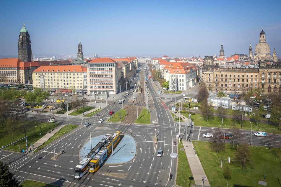 Der Pirnaische Platz ist einer der zentralen Verkehrsknoten in der Dresdner Innenstadt.