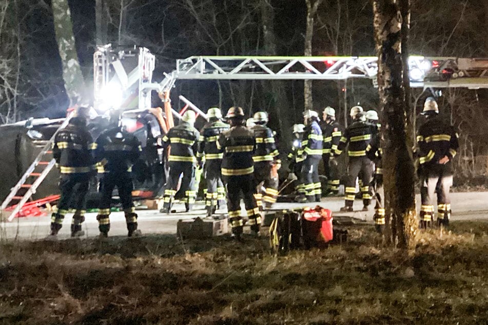 Feuerwehr, Rettungskräfte und Polizei waren am Mittwochmorgen mit einem Großaufgebot im Münchner Stadtteil Riem im Einsatz.