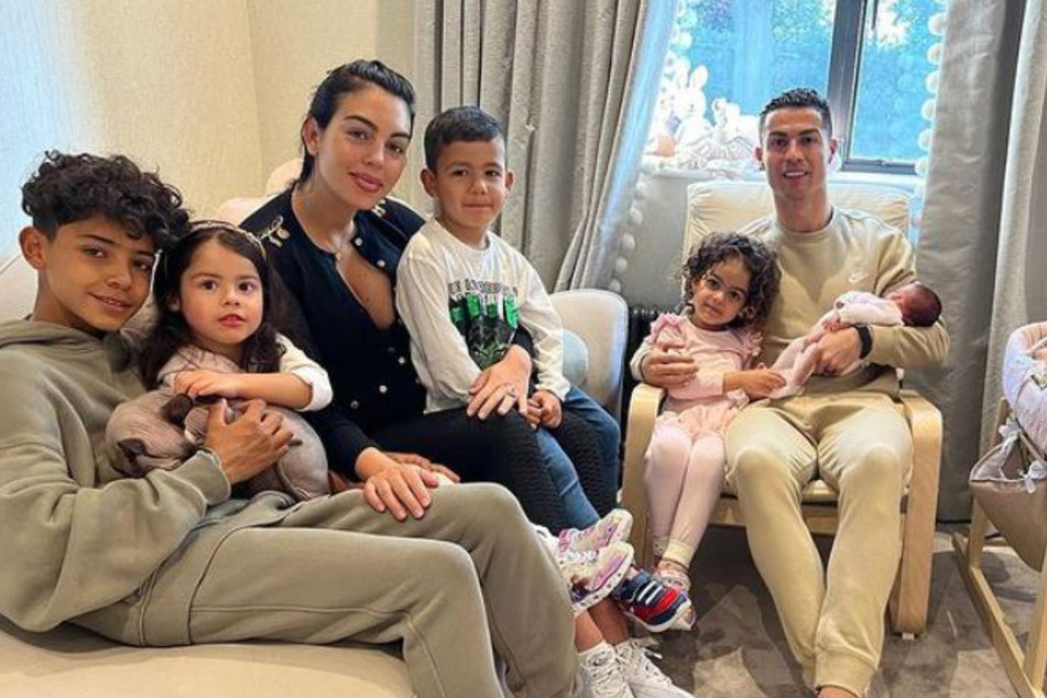 Cristiano Ronaldo meldet sich mit seinem Baby: So geht es seiner Familie jetzt