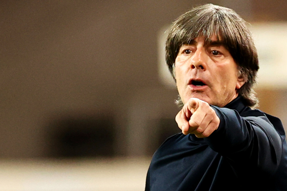 Joachim Löw (60) soll am Sonntag mit seinen Spielern auf die Ukraine treffen.