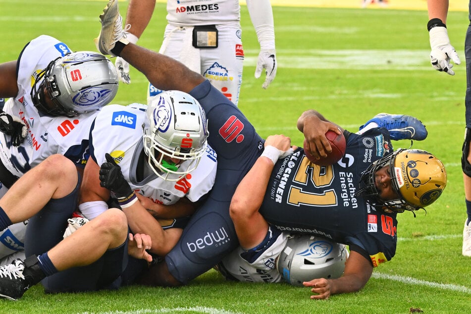 David Moore III. (mit Ball) erlief drei Touchdowns. Der Running Back war nicht zu stoppen.