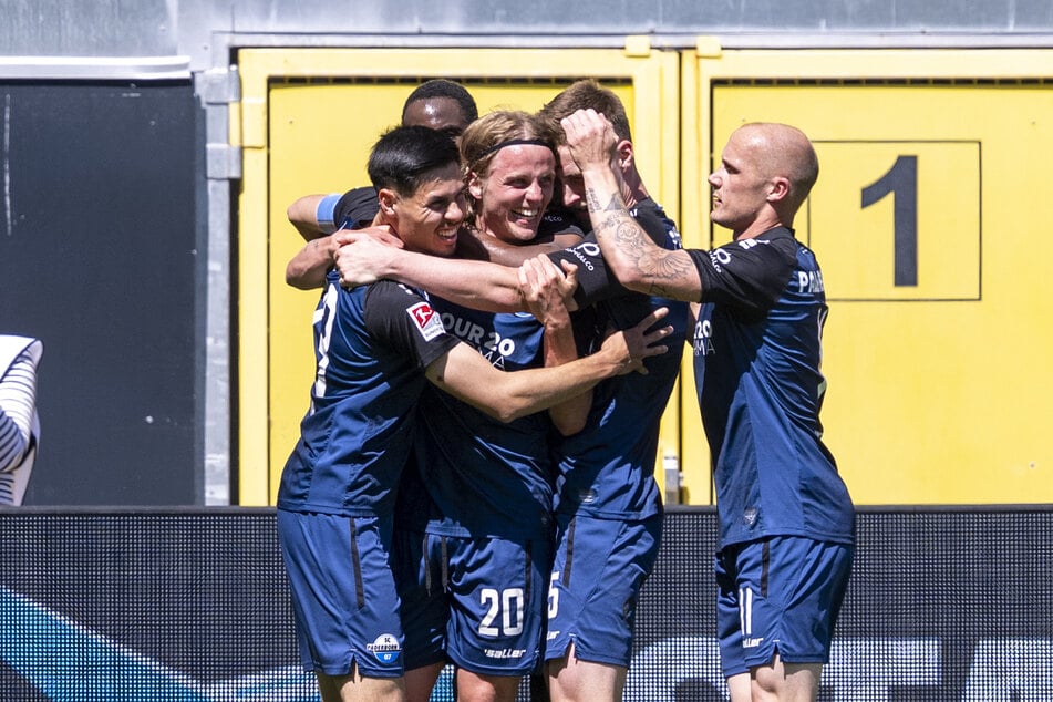 Paderborn hingegen bleibt weiter voll im Rennen um den Bundesliga-Aufstieg.