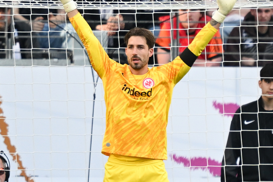 Nach seiner Top-Leistung gegen Augsburg stellte Kevin Trapp (34) seine Ambitionen zugunsten des Mannschaftserfolgs in den Hintergrund.