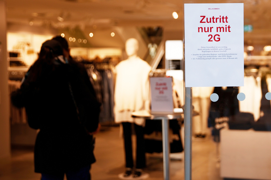 Einzelhandel mit scharfer Kritik an Politik: "Müssen die Hilfspolizei geben"