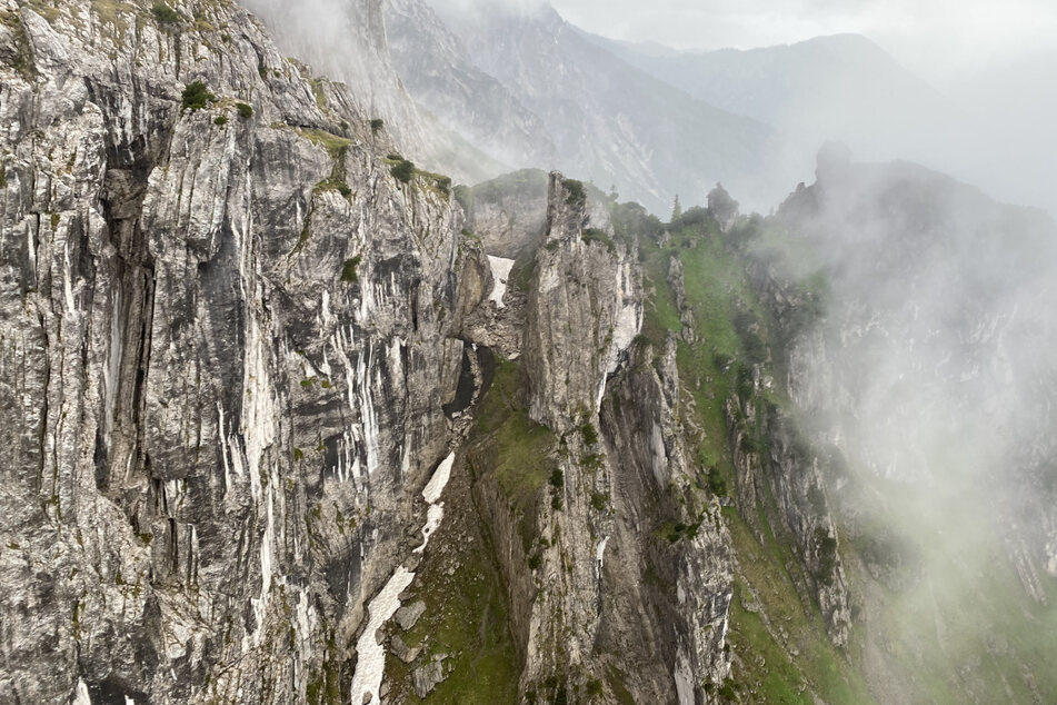 In diesem Berghang (M.) in der Nähe des Spripsenjochs im Tiroler Kaisergebirge, kam es zu dem tragischen Felssturz.
