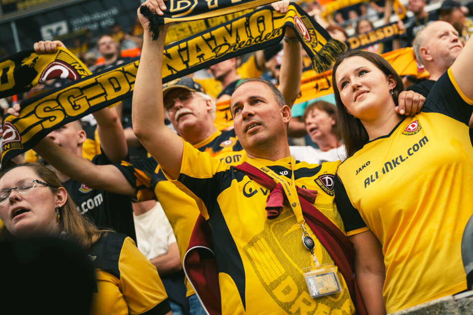 Gemeinsam mit dem "12 Mann" zum Heim-Sieg gegen Stuttgart II.