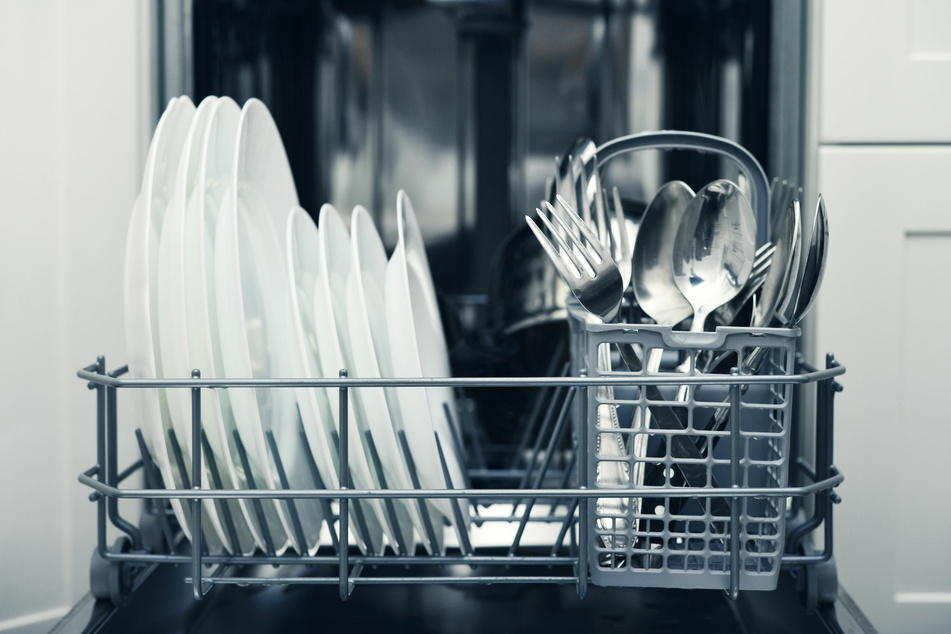Spülmaschinengeeignetes Küchenzubehör ist mit Vorsicht im Geschirrspüler zu verwenden