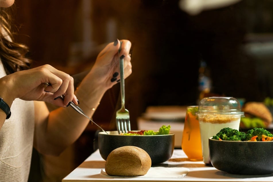 Nur 43 Prozent kochen laut Studie fast täglich warm! Was diese Zahl über unseren Alltag verrät