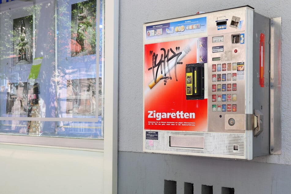 Dresden: Zigarettenautomat in Cotta gesprengt, dann fällt plötzlich der Strom aus