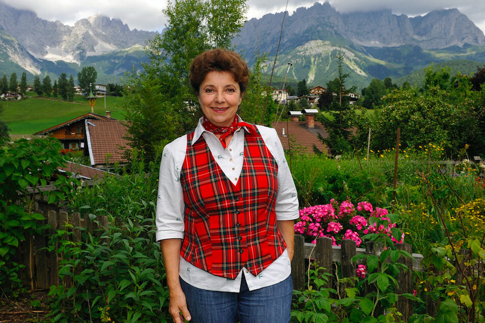 Monika Baumgartner (70) während der Dreharbeiten 2010 am Wilden Kaiser in Österreich.