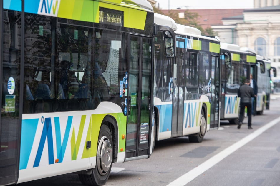 Der Augsburger Verkehrs- und Tarifverbund (AVV) verurteilt den Verstoß gegen die Vorschriften als inakzeptabel.