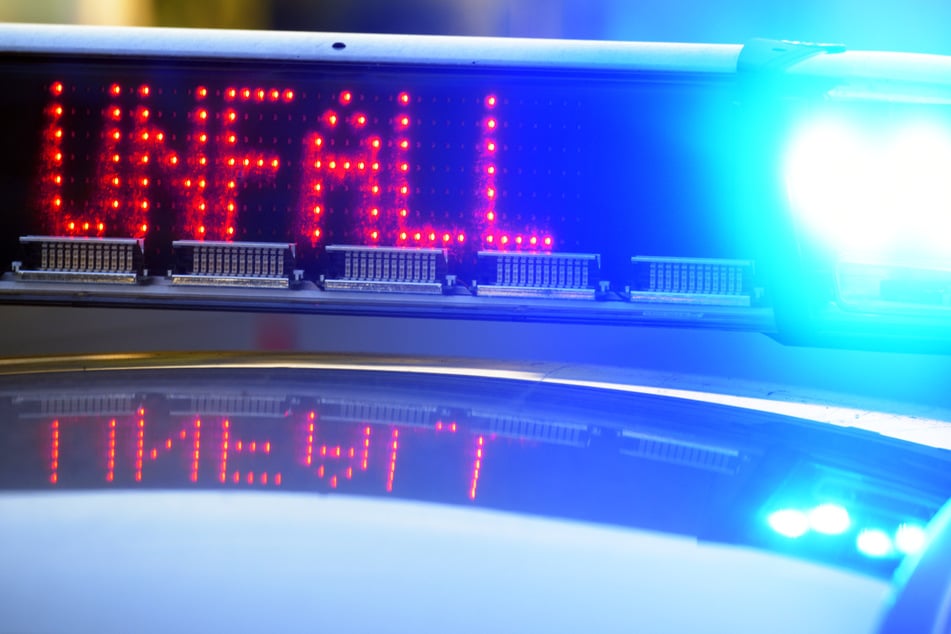 Die Polizei ermittelt zum Unfallhergang. (Symbolbild)