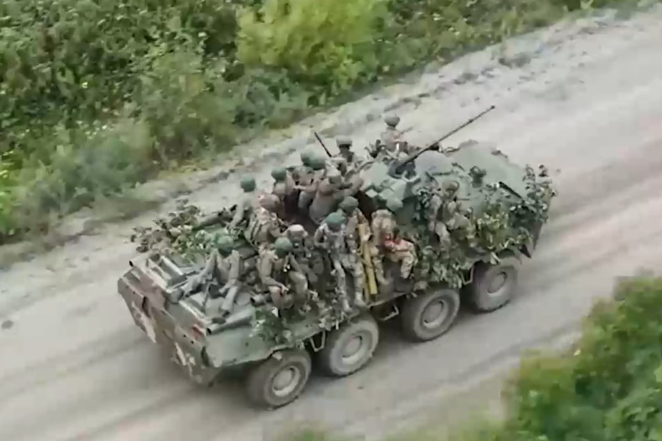 Während die russische Seite auf weitere Geländegewinne drängt, läuft das Trump-Ultimatum ab.