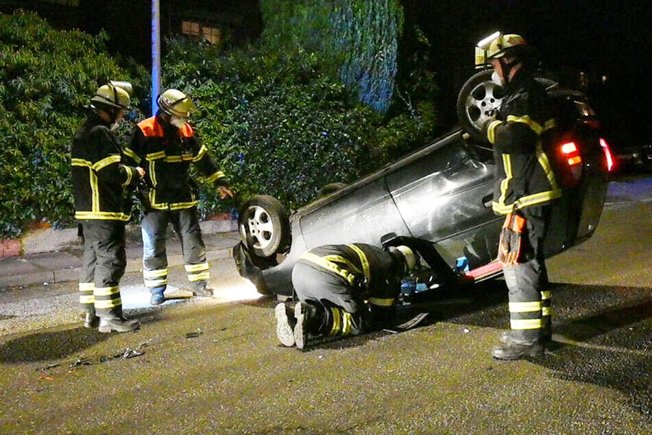 "Ich bin 30 gefahren": Auto überschlägt sich und bleibt auf Dach liegen