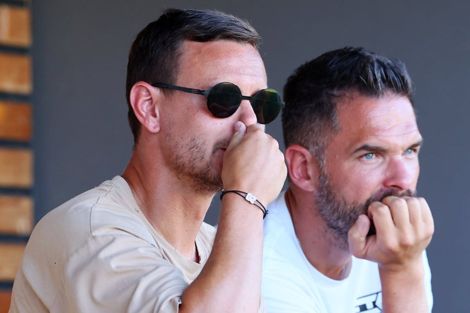 Sportdirektor Chris Löwe (37, l.) und Trainer Benjamin Duda (38) haben offenbar einen richtig guten Kader zusammengestellt.