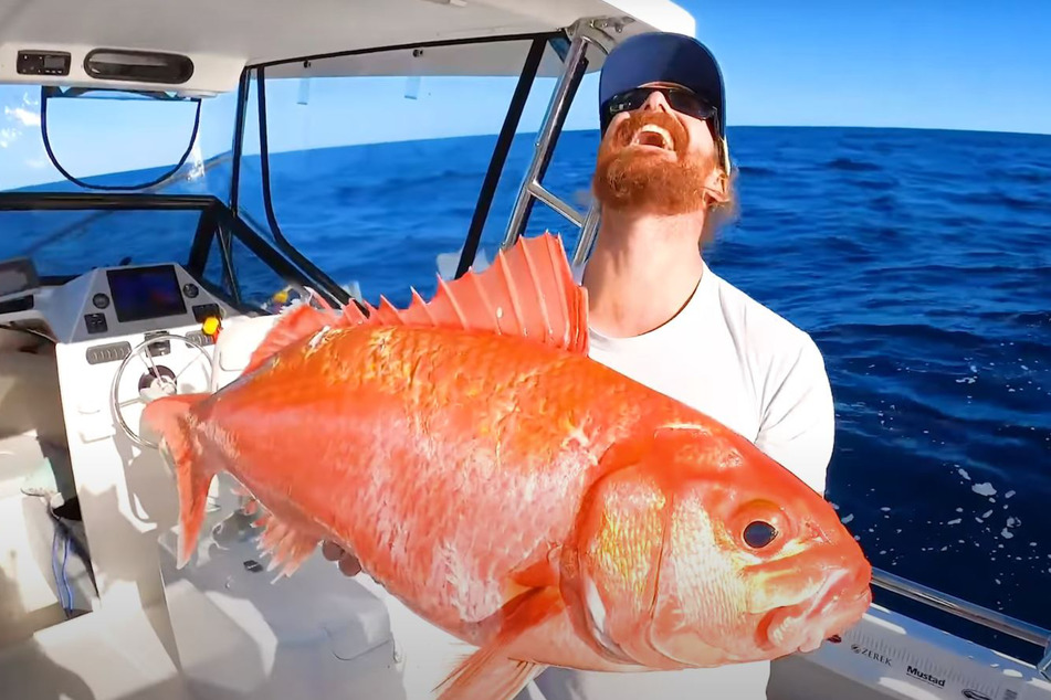 Angler drehen durch: Ist das der größte Goldfisch aller Zeiten?