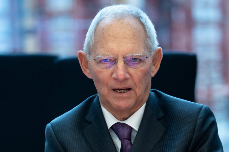Bundestagspräsident Wolfgang Schäuble (77, CDU) empfiehlt dringend das Tragen von Masken im Deutschen Bundestag ab dem 1. September.
