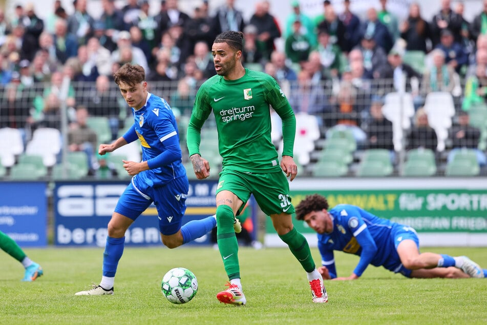 Stanley Ratifo (31) stürmt nicht länger für die BSG Chemie Leipzig.